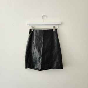 H&M | Black Faux Crocodile Leather Skirt